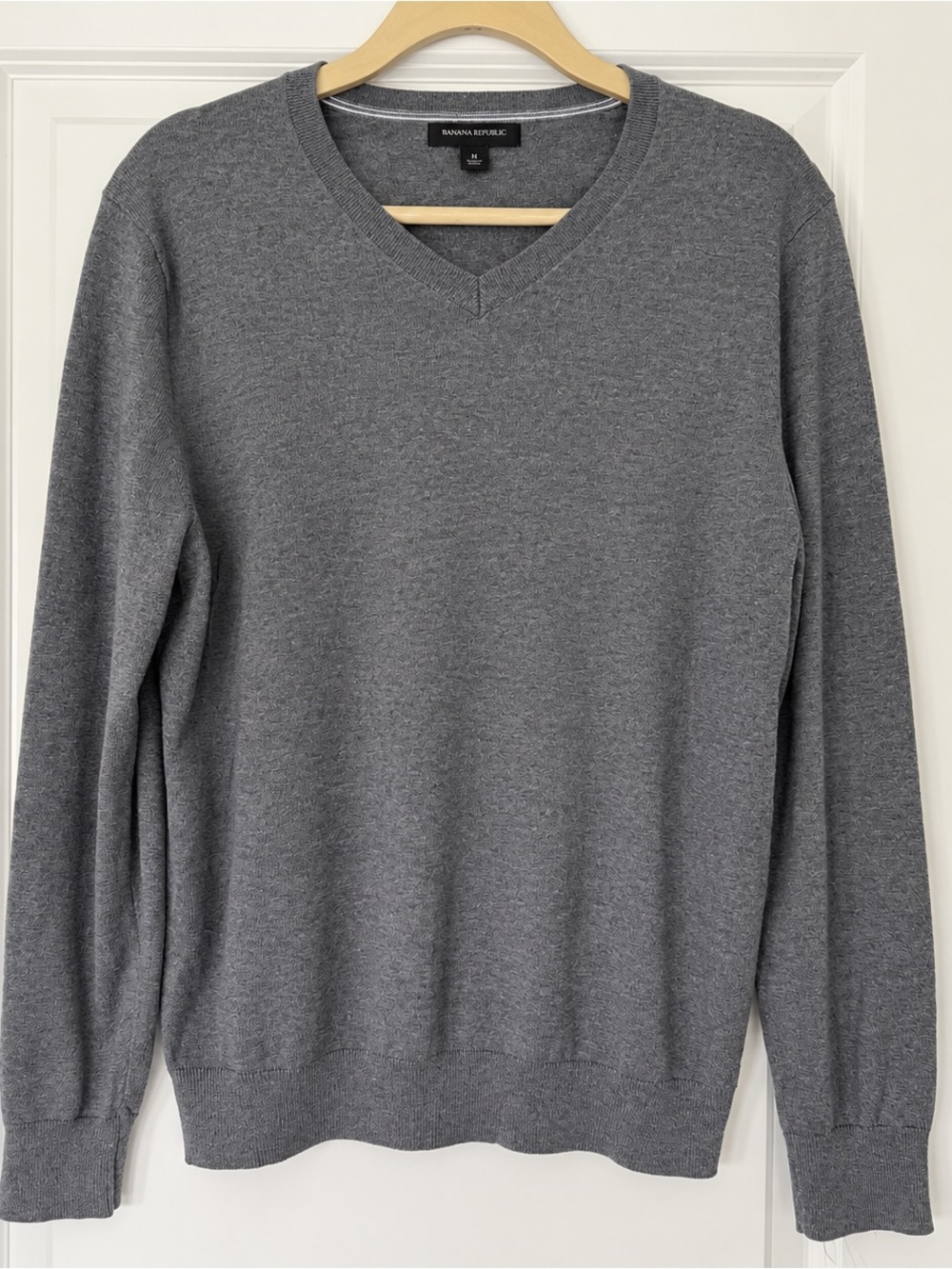 Banana Republic Men’s Heather Gray V-Neck Luxury Blend Sweater Med
